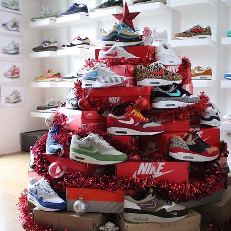 - Tag someone who needs this! By @jeremyy_ctr Click the link in our bio to shop these. Make sure to follow @getswooshed. Nike Christmas Tree, Sneaker Christmas Tree, Fraser Fir Christmas Tree, Christmas Ceiling Decorations, Artificial Christmas Tree Stand, Shoes Air Max, Best Artificial Christmas Trees, Nike Air Max Sneakers, Shoe Store Design