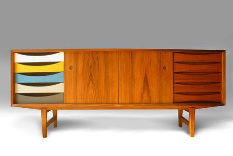 Danish mid century modern Teak Credenza Cabinet - FREE SHIPPING - Can be made in rosewood, too. Anacortes artist, $1999.00 Modern Retro Furniture, Teak Credenza, Mid Century Colors, Danish Modern Furniture, Modern Vintage Furniture, Danish Mid Century Modern, Mid Century Sideboard, Retro Furniture, Media Console