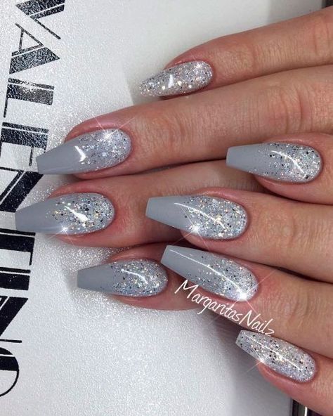 Gray Ombre Nails, Black And Gray Nails, Ombre Nails With Glitter, Gray Nail Art, Gray Nail, Grey Nail Art, Grey Acrylic Nails, Prom Nails Red, Silver Nail Designs