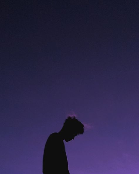 Purple aesthetic Purple Boy Aesthetic, Amos Diggory, Guy Aesthetic, Blur Photography, Dark Purple Aesthetic, Best Profile Pictures, Purple Hoodie, Character Aesthetics, Aesthetic Boy