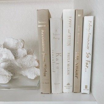 Iphone Widgets, Farmhouse Books, Books Vintage, Decorative Books, Cream Aesthetic, White Books, Book Stack, 背景 シンプル, Beige Aesthetic