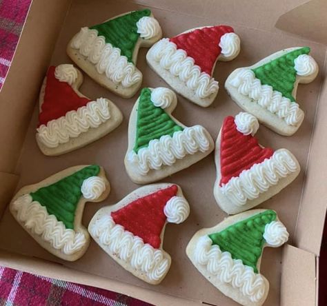 Christmas Sugar Cookies With Buttercream, Christmas Sugar Cookies Decorated Buttercream, Christmas Buttercream Cookies, Christmas Cookies Decorated Buttercream, Christmas Cookies Buttercream, Lsu Cookies, Buttercream Christmas Cookies, December Treats, Santa Hat Cookies