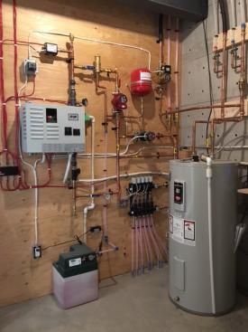 Kent Earle's mechanical room Hydronic Radiant Floor Heating, Water Heater Maintenance, Hydronic Heating Systems, Pex Plumbing, Bathroom Interior Design Modern, Mechanical Room, House Heating, Baseboard Heater, Floor Heating Systems