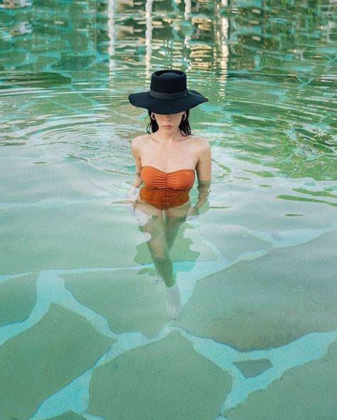 Evangelie Smyrniotaki on Instagram: “Naturally 🐠  Ph @germanlarkin” Evangelie Smyrniotaki, Swimming In The Ocean, In The Ocean, Panama Hat, Floppy Hat, Panama, Cowboy Hats, The Ocean, Porter