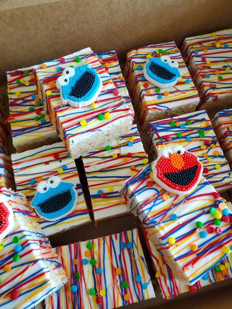 Easy Sesame Street Decorations, Sesame Street Birthday Snacks, Elmo Rice Crispy Treats, Elmo Birthday Treats, Elmo Birthday Party Treats, Sesame Street Birthday Party Ideas 3rd, Sesame Street Treats Dessert Tables, Sesame Street Dessert Table Ideas, Sesame Street Birthday Dessert Table