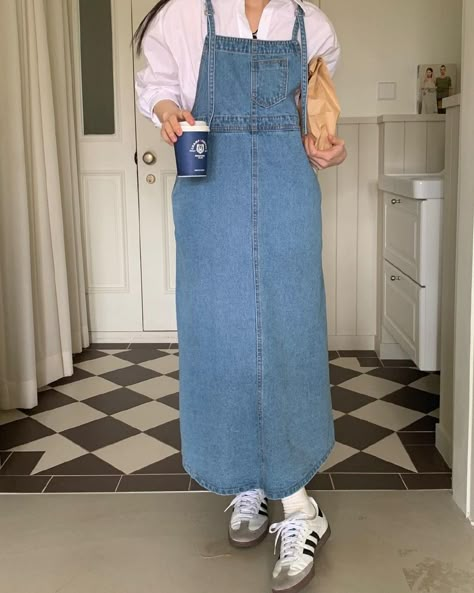 Overall Dress Hijab, Jean Overall Dress Outfit, Jean Overall Dress, Stylish Outfits Casual, Hijabista Fashion, Cute Modest Outfits, Korean Casual Outfits, Trendy Dress Outfits, Hijabi Outfits Casual