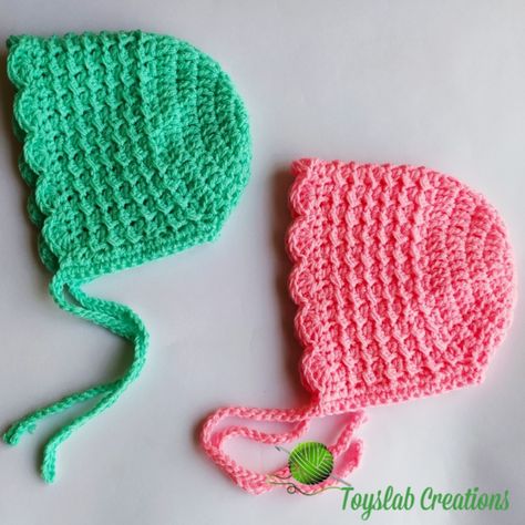 This fast and easy crochet baby bonnet pattern is a quick pattern great for donation. It is a very beginner friendly crochet baby bonnet. Crochet Baby Dress Free Pattern Newborn Simple, Baby Hats Crochet Pattern, Free Baby Girl Crochet Patterns, Bonnet Bebe Crochet, Crochet Preemie Patterns Free, Crochet Bonnet Free Pattern, Baby Hat Free Crochet Pattern, Crochet Baby Bonnet Free Pattern, Crochet Baby Bonnet Pattern