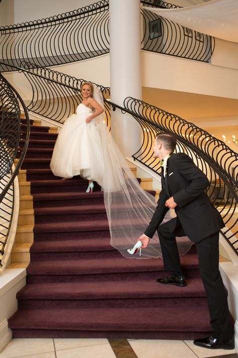 Photo Idea Wedding, Cinderella Photo, Louboutin Red Bottoms, Idea Wedding, Wedding Picture, Red Bottoms, Photo Idea, Fairytale Wedding, Wedding Pictures