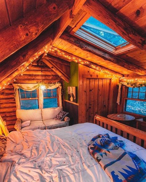 48 Small Cabin Decorating Ideas,Rustic Cabin Decor,diy cabin decor ideas Cozy Cabin Bedrooms, Diy Cabin, Cabin Aesthetic, Cabin Bedroom, Cabin Core, Cabin Interiors, Winter Cabin, Cabin Living, Attic Bedroom