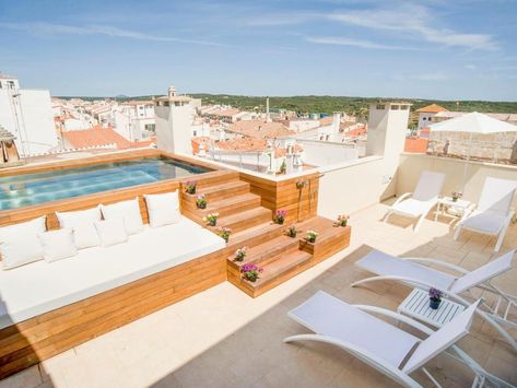 7 restful rooftop pools in Spain | Booking.com Rooftop Pool Ideas, Rooftop Terrace Pool, Luxury Rooftop, Rooftop Pools, Design Per Patio, Backyard Spa, Kleiner Pool Design, Roof Terrace Design, Deck Piscina