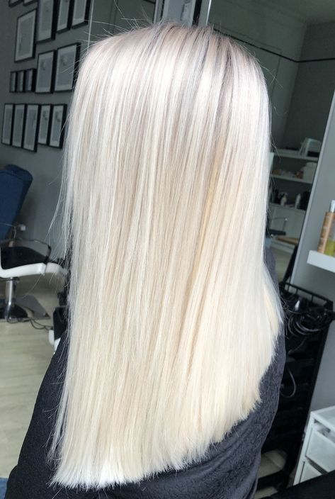 Blonde Hair Platinum Balayage, Platinum Blonde Straight Hair, Light White Blonde Hair, Full Platinum Blonde Highlights, Platnomblonde Hair, Platimun Blonde Hair, Swedish Blonde Hair, Full Blonde Hair, Blonde Platine