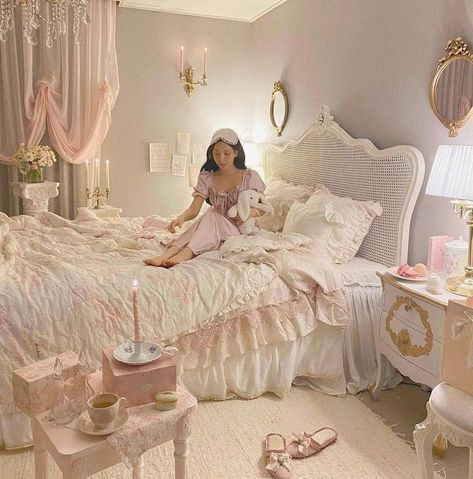 Coquette Bed, Dream Bedroom Inspiration, Princess Vibes, Ideal Girl, Coquette Room, Princess Bedroom, Dekorasi Kamar Tidur, Princess Room, Girly Room