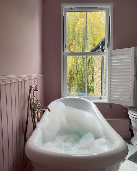 Lucy Alice Home | Will never get bored of looking at the before pictures of the bathroom 💗🛁 It was a mess for so long.. bars on the windows, wallpaper half… | Instagram Lucy Alice Home, Country Cottage Living Room, Country Cottage Living, Windows Wallpaper, Cottage Living Rooms, Home Board, Bedroom Vintage, Modern Farmhouse Kitchens, Cottage Living