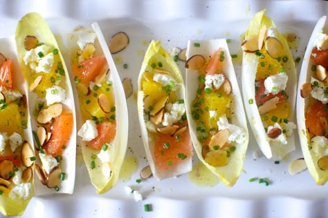 Endives with oranges and almonds Endive Appetizers, Endive Salad, Dinner Party Menu, Smitten Kitchen, Party Finger Foods, Holiday Cooking, Goat Cheese, Appetizer Snacks, Finger Foods