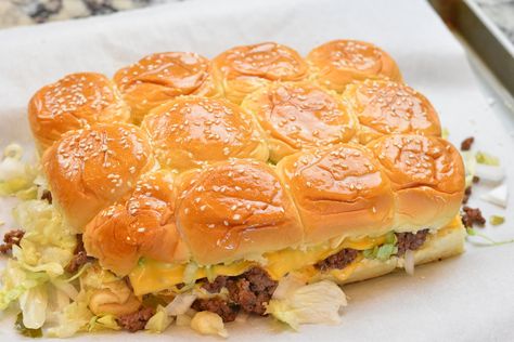 Big Mac Sliders on King’s Hawaiian Rolls Big Mac Hawaiian Roll Sliders, Kings Hawaiian Italian Sliders, Mini Big Mac Sliders, Big Mac Sliders Hawaiian Rolls, Hamburger Sliders Hawaiian Rolls, Kings Hawaiian Sliders, Big Mac Sliders, Carnival Foods, Hawaiian Bread Rolls