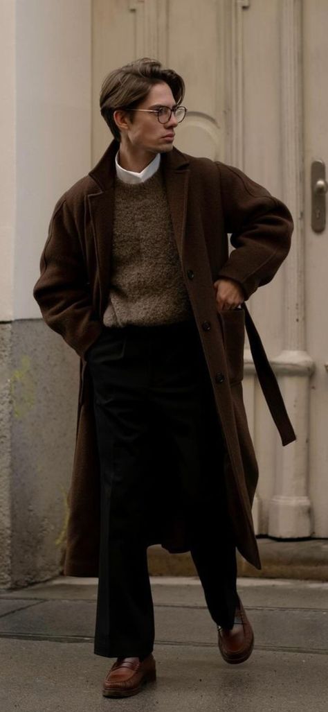 Mens Vintage Winter Outfits, Winter Italy Outfit Men, Mens Cold Winter Outfits, Different Types Of Coats Men, Mens Brown Jacket Outfit, Mens Fashion Winter Classy, Dark Brown Coat Outfit Men, Intellectual Aesthetic Man, Dapper Gentleman Style Casual