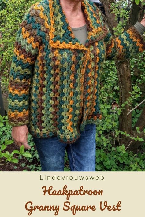 Een gratis Nederlands haakpatroon van een granny square vest. Wil jij dit vest ook haken? Lees dan verder over het Haakpatroon Granny Square Vest . Granny Square Vest, Crochet Cardigan Pattern Free, Crochet Mask, Vest Cardigan, Crochet Summer Tops, Crochet Jacket, Crochet Cardigan Pattern, Crochet Lovers, Crochet Vest