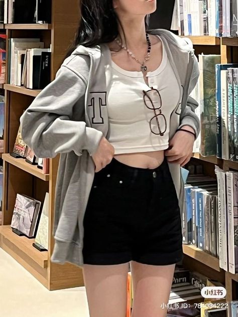 Outfit Korean Style, Korean Outfit Street Styles, Korean Fashion Outfits, Korean Casual Outfits, Korean Girl Fashion, Causual Outfits, Mode Inspo, 가을 패션, Teenage Fashion Outfits