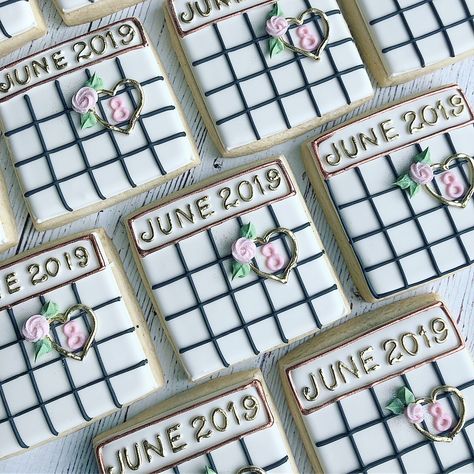 Save The Date Cookies, Bride Cookies, Wedding Shower Cookies, Cookies Wedding, Date Cookies, Wedding Calendar, Sugar Cookie Royal Icing, Bridal Shower Cookies, Wedding Sweets