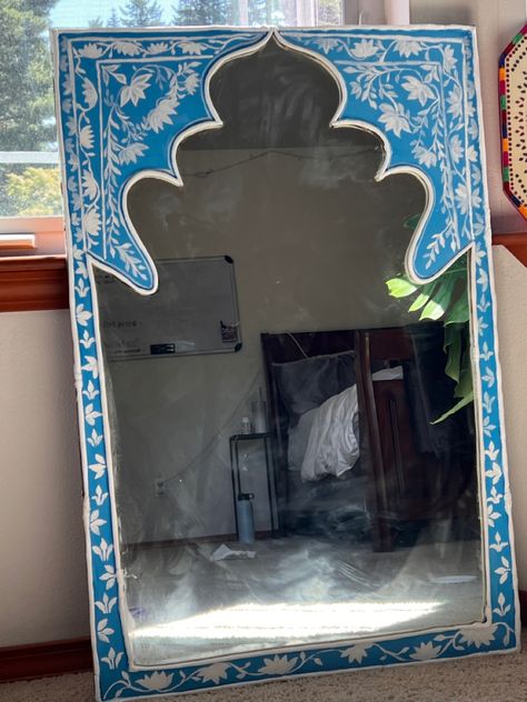 Jharokha Mirror, Painted Mirror Art, Mirror Painting, Mirror Art, Mirror Work, Diy And Crafts, Hand Made, Room Decor, Hand Painted