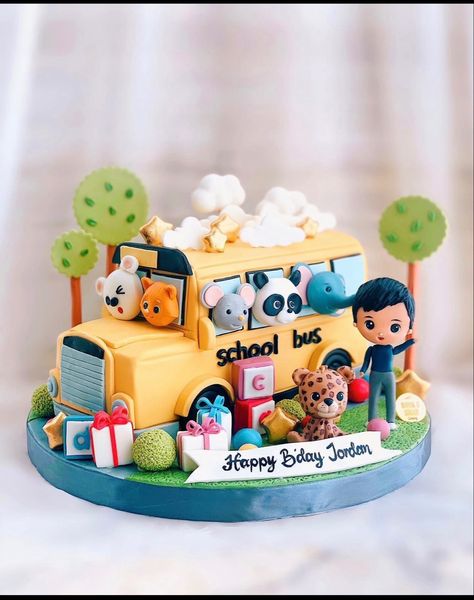 Cocomelon Bus Cake, Bus Birthday Theme, Bus Theme Cake, Bus Birthday Cake, School Bus Cake, Bus Cake, Cocomelon Cake, Cartoon Birthday Cake, Modern Birthday Cakes