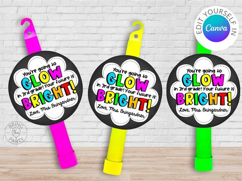 Glow Stick Welcome Back To School, Student Keychain Gift, Key Chains For School Class, Welcome Cards For Students First Day School Ideas, Acrylic Key Chains For School Class, Customized Multicolor Keychains For School, Biology Projects, Welcome To School, First Day School