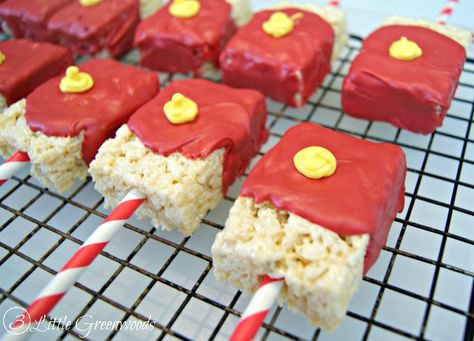 Fun and easy Iron Man Birthday Treats by 3 Little Greenwoods take just minutes to make and are perfectly scrumptious! They are perfect for Easy Avengers Party Ideas and will be a hit with the kids! #IronManBirthday #AvengersPartyIdeas Marvel Rice Krispie Treats, Iron Man Theme Birthday Party, Iron Man Bday Party Ideas, Avengers Snacks Ideas, Iron Man Party Food, Iron Man Birthday Party Ideas, Iron Man Games Birthday Parties, Iron Man Themed Food, Iron Man Snacks