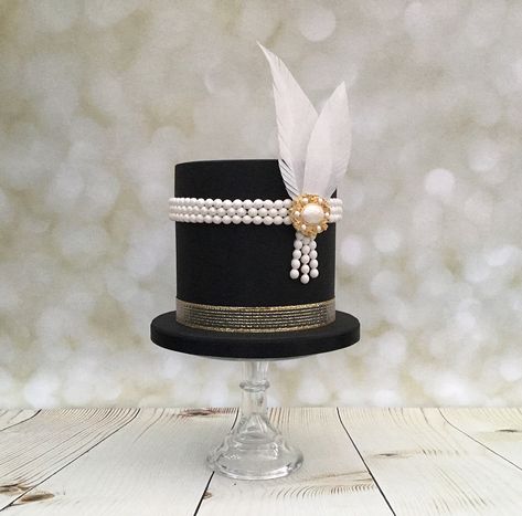 Black & Ivory ‘Gatsby’ style birthday cake with rice paper feathers Great Gatsby Party Cake, Gatsby Cake Birthday, Great Gatsby Cake Ideas, Cake With Rice Paper, Gatsby Cakes, 1920s Cake, Great Gatsby Cake, Gatsby Cake, Mum Cake