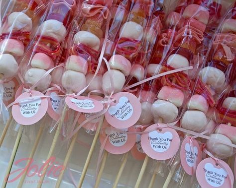 Candy skewers great for party favors, toppers on birthday gifts, just beacuse and more! Pick up wooden kabobs at any local hardware or market and then stop into @Powell'sSweetShoppeChico for all your candy needs-hundreds of bulk items perfect for skewing! We have pre-made skewers too! Ooievaarstee Idees, Candy Skewers, Bears Birthday Party, Party Cones, Paty Ideas, Teddy Bear Birthday Party, Candy Kabobs, Teddy Bear Birthday, Bear Birthday Party