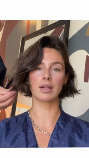 Short Bob Slicked Back, The Heavy Bob, The Hair Bros, Slick Back Bob, Slicked Back Bob, Short Neck Hairstyles, Short Bob Side Part, How To Style A Bob, Jaw Length Bob