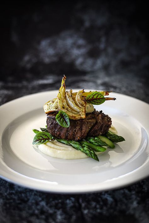 Thyme Butter, Smoked Garlic, Gourmet Food Plating, Beef Fillet, Decorações Com Comidas, Roasted Fennel, Fine Dining Recipes, Potato Puree, How To Cook Steak