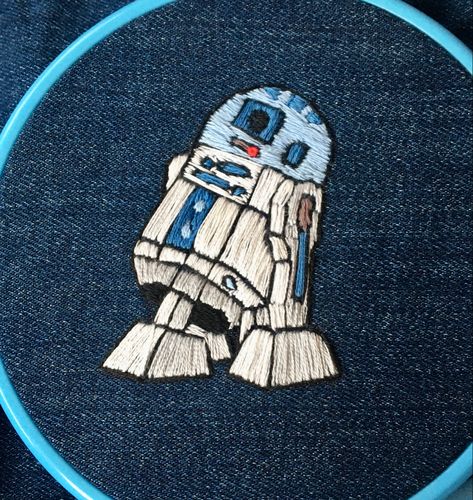 Broderie / embroidery Star Wars Embroidery Pattern, Star Wars Embroidery Designs, Star Wars Hand Embroidery, R2d2 Embroidery, Star Wars Embroidery Patterns, Starwars Embroidery, Star Wars Cross Stitch Patterns, Disney Embroidery Patterns, Nerdy Embroidery