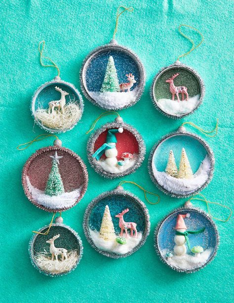 Diy Christmas Ornaments Mason Jar Lids, Jar Lid Christmas Crafts, Mason Jar Lid Snowman, Diy Mason Jar Lid Ornaments, Canning Jar Lid Christmas Ornaments, Mason Lid Crafts, Lid Crafts Ideas, Canning Lid Christmas Ornaments, Jam Jar Lids Crafts