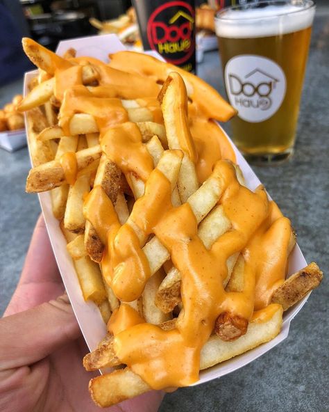 When it’s been a few minutes since your last meal and bae brings over cheese fries! 🧀🍟Dig in! 😋 #doghaus Homemade Wingstop, Fries With Cheese, French Fries With Cheese, Chilli Cheese Fries, Cheese Fries Recipe, Cooking Soul Food, Foodie Aesthetic, Cheesy Fries, Fries Recipe