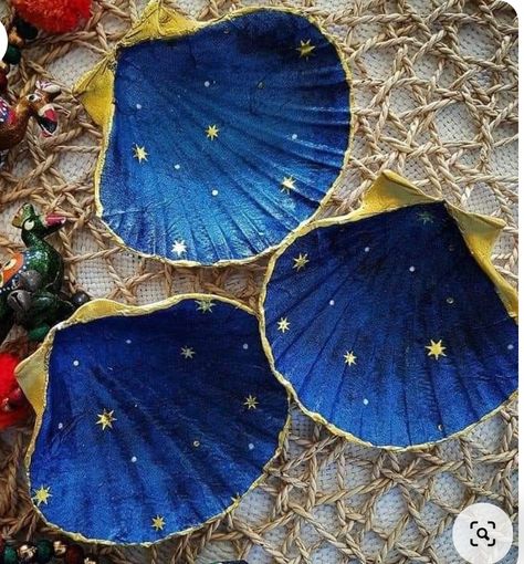 Painted Sea Shells Ideas, Painting On Shells, Painted Shells Seashells, Things To Do With Sea Shells, Seashell Painting Ideas, Diy Luxury Decor, Shell Painting Ideas, Sea Shell Painting, Painted Sea Shells