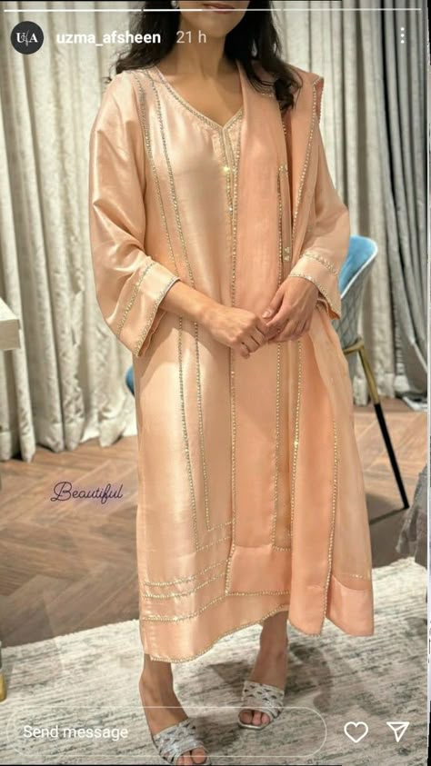 Desi Sleeves Design, Silk Dress Ideas Pakistani, Pastel Kurti, Latest Dress Patterns, Dress Pakistani Style, Eid Dress Ideas, Fancy Dress Patterns, Semi Formal Party, Simple Dress Casual