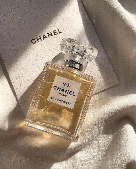 Chanel No5 Aesthetic, Channel 5 Perfume, Chanel Perfume No. 5, Aesthetic Perfume Pictures, Channel No 5 Perfume, Chanel No 5 Aesthetic, Channel No5, Chanel Perfume Aesthetic, N5 Chanel