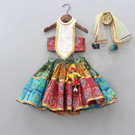 Short Lehenga, Girls Party Outfits, Little Muffet, Kids Dress Collection, Navratri Dress, Kids Blouse Designs, Halter Neck Crop Top, Kids Blouse