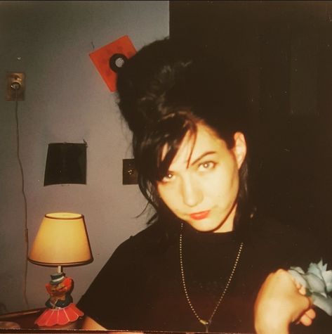 Riot Grrl, Kathleen Hanna, Angry Girl, Riot Grrrl, Instagram Happy Birthday, Women In Music, Miss World, Music People, No Name