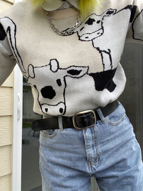 cow sweater Cow Sweater Outfit, Cottagecore Cow, Cow Sweater, Grandpa Sweater, Sweater Outfit, Beauty Inspo, Sweater Fits, Dream Closet, Cow