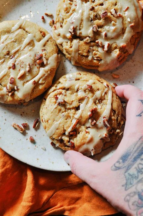 Vegan Easy Cookies, Vegan Butterscotch Cookies, Healthy Maple Cookies, Vegan Maple Desserts, Vegan Holiday Cookies Recipes, Vegan Cake Mix Cookies, Vegan Autumn Cookies, Egg Free Christmas Desserts, Vegan Pecan Cookies