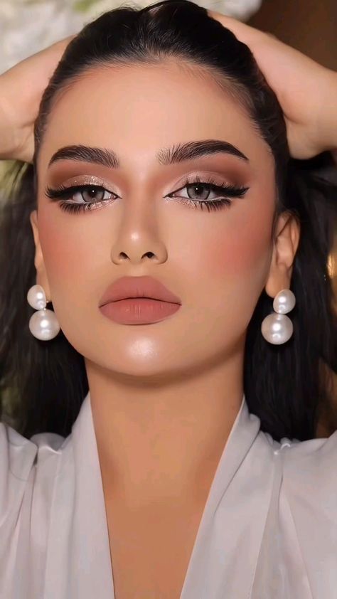 Bridal Makeup For Black Eyes, Valima Makeup, Glam Look Makeup, Gorgeous Wedding Makeup, Wedding Makeup Tutorial, Wedding Eye Makeup, Glam Wedding Makeup, Arabic Makeup, Bridal Eye Makeup