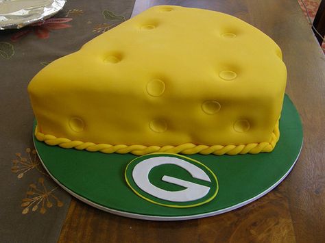 Cheesehead Groom's cake by cupcakelady, via Flickr Green Bay Cake, Green Bay Packers Wedding, Green Bay Packers Cake, Packers Cake, Travel Wedding Cake, Packers Party, Football Wedding Theme, Sports Themed Wedding, Sports Wedding