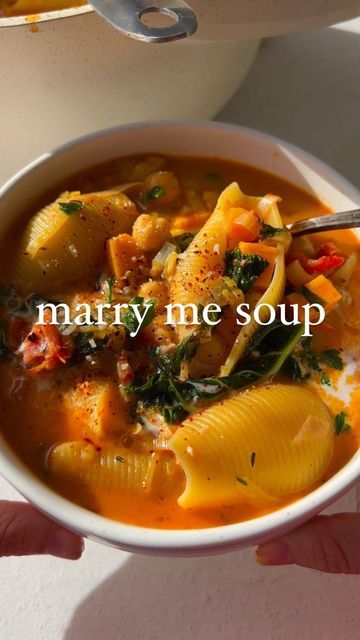 Carleigh Bodrug on Instagram: "💅🏼😜💖SOUPstagram season 2 MARRY ME SOUP. ✨Creamy, dreamy, so delicious it might elicit a proposal (so soup responsibly my friends). 😘It’s also vegan, packed with plants and one pot ready. FULL RECIPE as always at plantyou dot com. . #Marrymesoup #recipe #soup #soupstagram #vegan #veganfood #vegandiet #veganrecipe #healthyrecipe #healthydiet #healthyeating #eatmoreplants #plantbasedrecipe #plantbaseddiet #plantbasedeating #vegansoup #vegansouprecipe #healthysoup #healthysouprecipe #quicksoup" Carleigh Bodrug, Soup Creamy, Quick Soup, Plant Based Soups, Recipe Soup, Broccoli Soup Recipes, Homemade Soup Recipe, Plant Based Cookbook, Bento Recipes