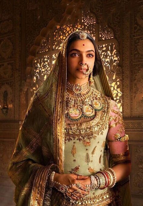 11 Bridal Looks Of Deepika Padukone That'll Never Go Out Of Fashion! | ShaadiSaga भारतीय दुल्हन संबंधी, डिजाइनर कपड़े, Rajasthani Dress, Rajputi Dress, Saree Bollywood, Sanjay Leela Bhansali, Nikkah Dress, Floral Lehenga, Deepika Padukone Style