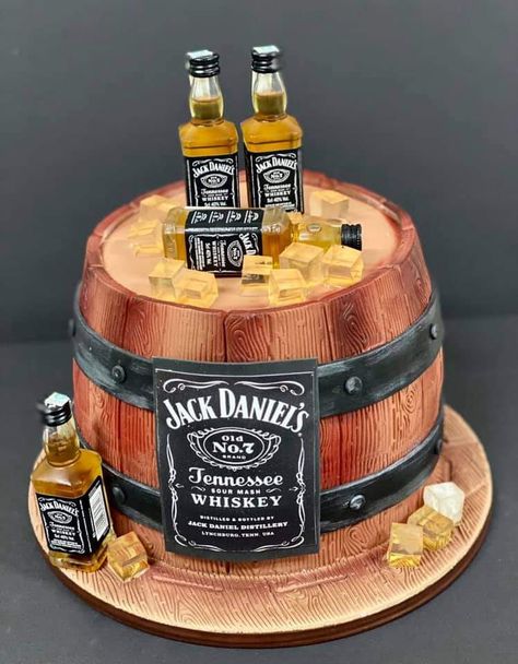 50th Birthday Cakes For Men, Jack Daniels Cake, Torte Creative, Alcohol Cake, Barrel Cake, Whiskey Cake, Bottle Cake, Dad Birthday Cakes, Cake For Husband