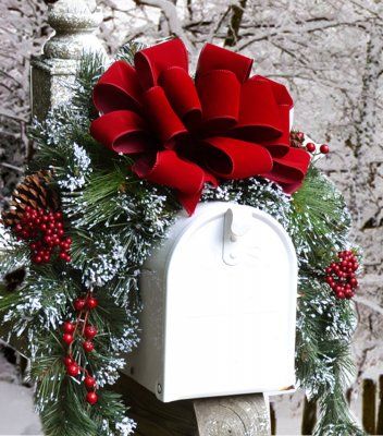 Christmas Mailbox Decorations, Mailbox Swag, Christmas Mailbox, Mailbox Decor, Mailbox Cover, Door Swag, Christmas Decorations Diy Outdoor, Winter Ideas, Holiday Door