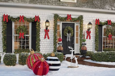 Take Christmas porch decorations to a new level of holly jolly: 15 ways to use cordless greenery, lights, planters, and more, all from Grandin Road. Christmas Decoration House Outdoor, Christmas Decor Garden, Christmas Garden Ideas, Christmas Decorations Garden, Christmas Garden Decor, Christmas Decoration Outdoor, Best Outdoor Christmas Decorations, Garden Christmas Decor, Exterior Christmas Lights