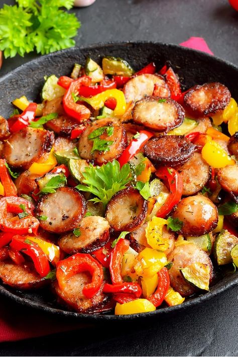 Weight Watchers Turkey Sausage with Peppers Recipe. A quick and easy 25 minute, one skillet meal. This is a great option for a busy night. This hearty dinner is filled with Italian turkey sausage, chicken broth, onion, green, yellow, and red belll pepper, garlic, crushed red pepper flakes, and dried oregano. Low carb, Low Fat, and Gluten Free. MyWW Points: 3 Green Plan, 3 Smart Points. Dinner Recipes With Turkey, Weight Watchers Turkey Meatloaf, Turkey Italian Sausage Recipes, Recipes With Turkey, Turkey Kielbasa Recipes, Sweet Italian Sausage Recipes, Healthy Sausage Recipes, Franks Recipes, Turkey Sausage Recipes