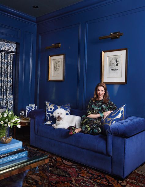 Schumacher Bedroom, Classic Blue Pantone, Tufted Couch, Lacquered Walls, Pantone 2020, Paint Trends, Blue Photography, Blue Couches, Dining Room Colors